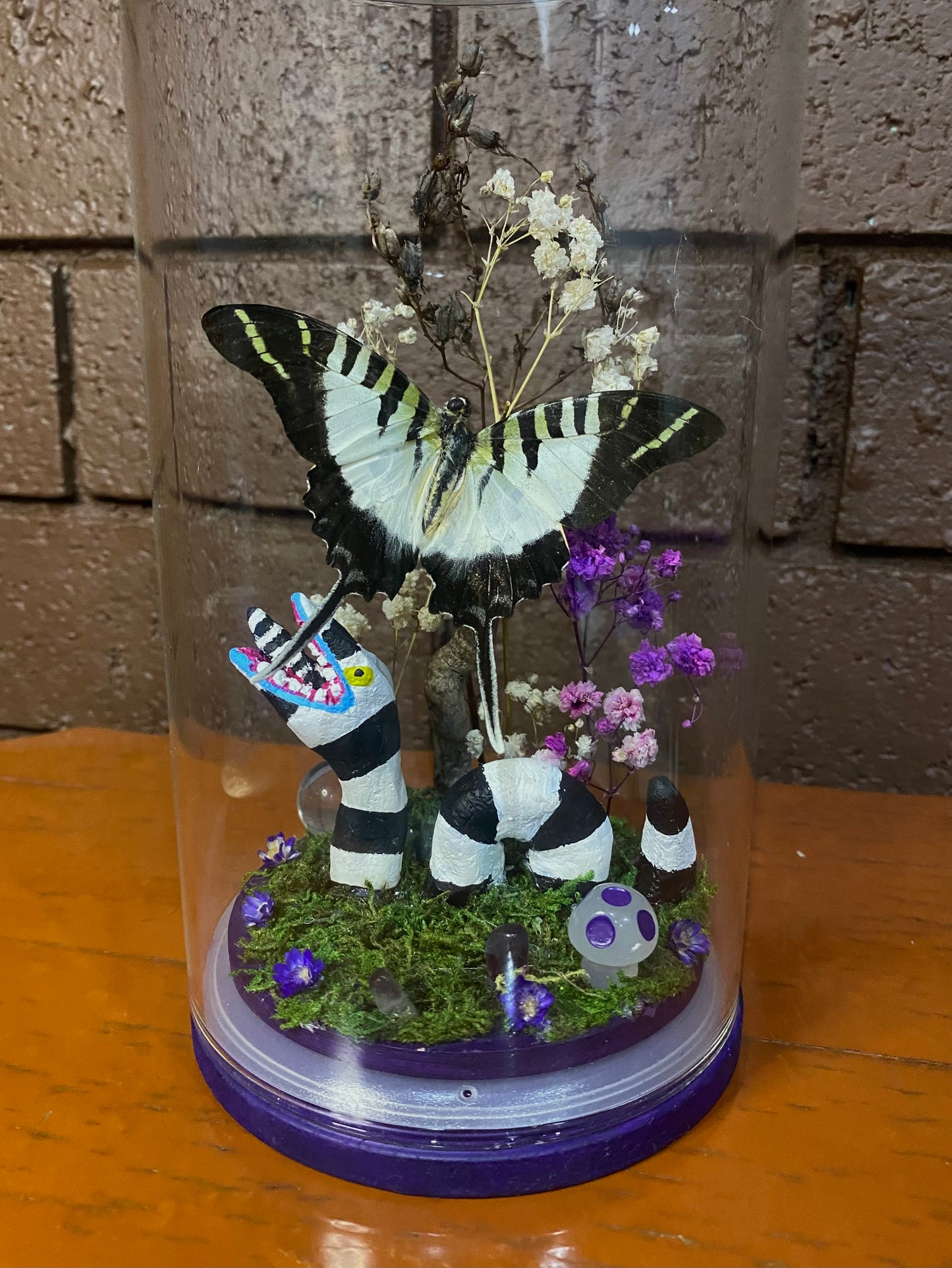 Large Beetlejuice Dome with sandworm