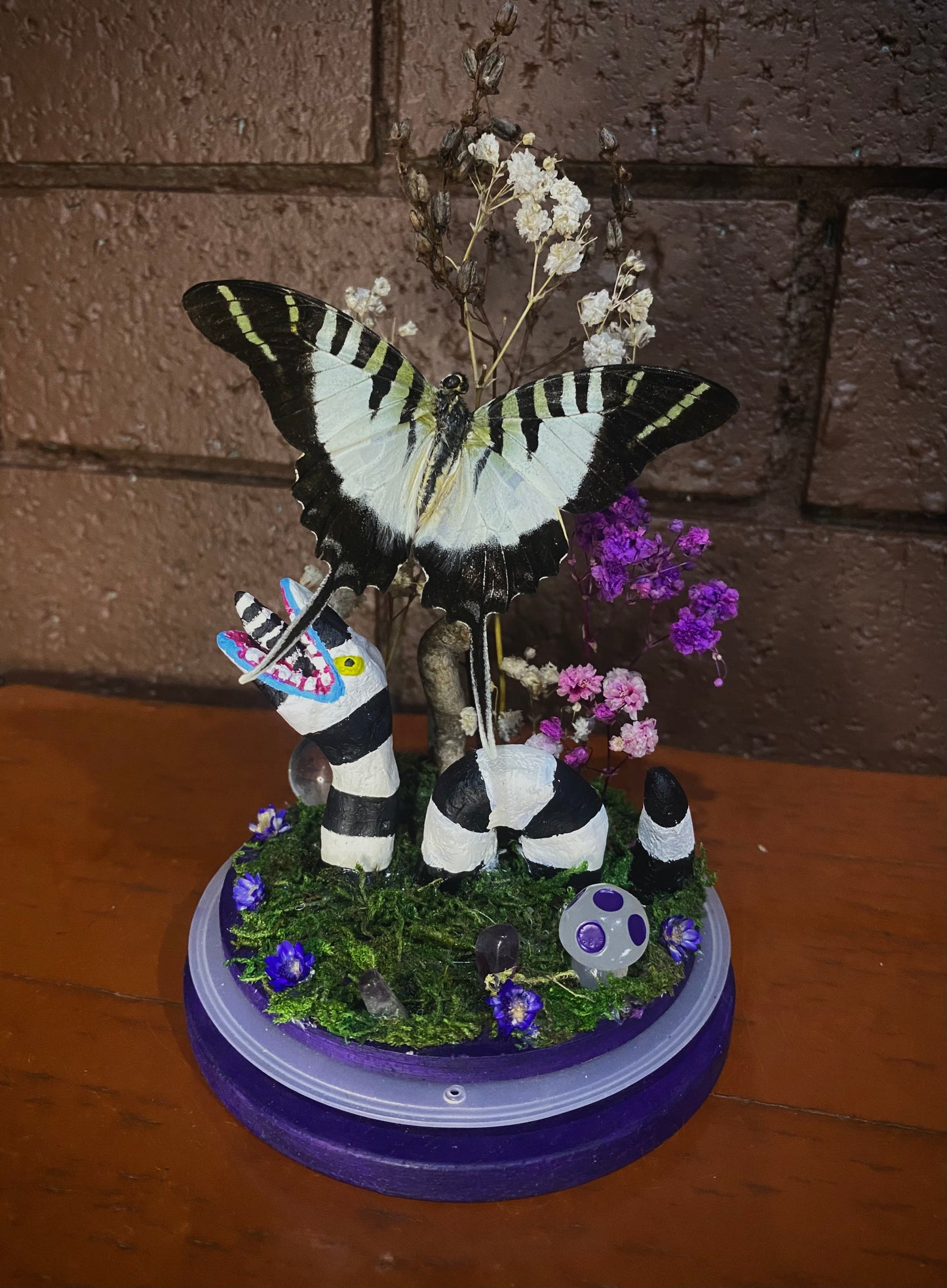Large Beetlejuice Dome with sandworm